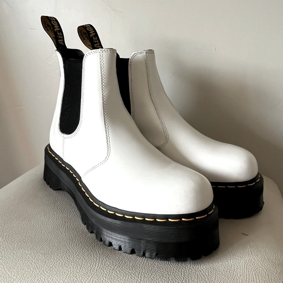 - Dr. Martens 2976 Quad  White Platform Chelsea Ankle Boots Size 10